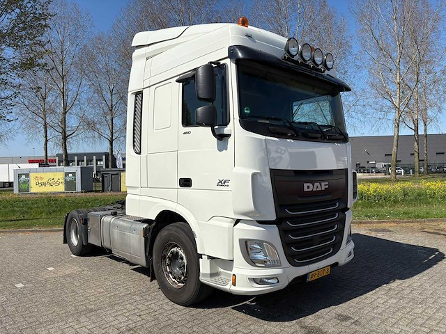 Daf - xf 460 space cab - met pto - euro 6 - vrachtwagen - afbeelding 1 van  15