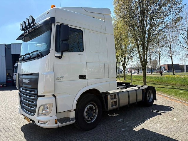 Daf - xf 460 space cab - met pto - euro 6 - vrachtwagen - afbeelding 9 van  15