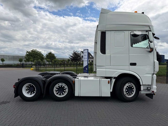 Daf - xf 480 ftg 6x2/4 - 2018 - vrachtwagen - smart tacho - gestuurde voorloper - nl truck - 48-bkx-5 - afbeelding 24 van  30