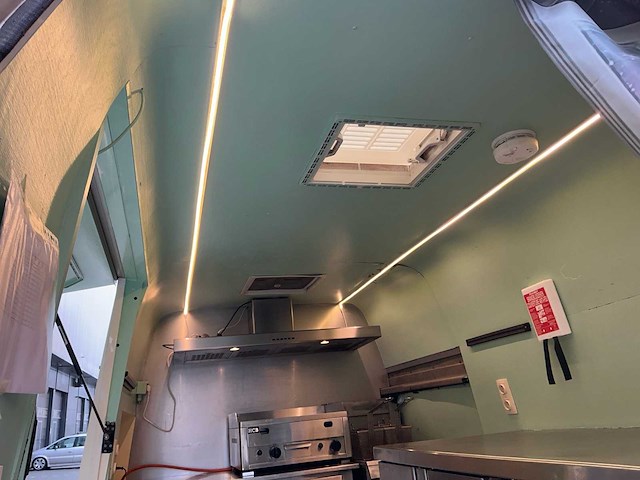 Daf 400-serie 2.5 vh 435 en 320 foodtruck - afbeelding 12 van  30