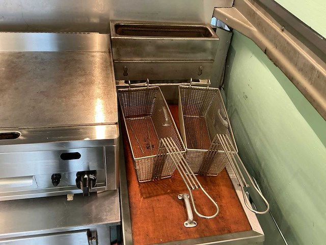 Daf 400-serie 2.5 vh 435 en 320 foodtruck - afbeelding 13 van  30