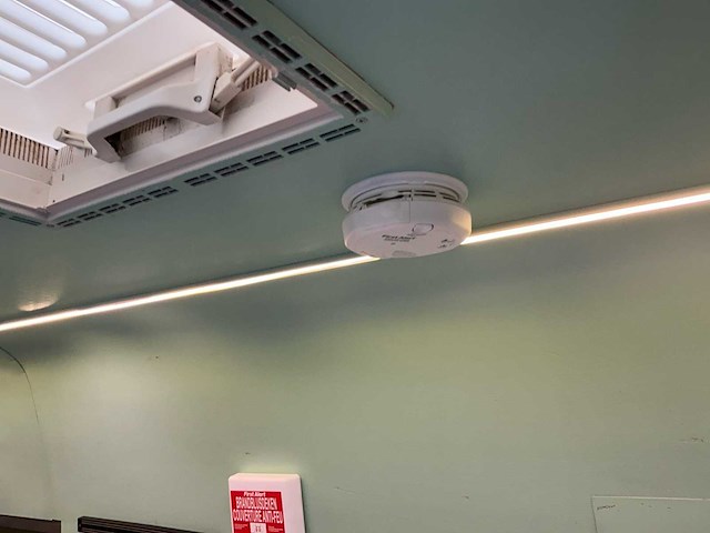 Daf 400-serie 2.5 vh 435 en 320 foodtruck - afbeelding 23 van  30