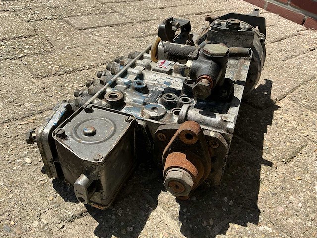Daf 850 brandstof pomp - afbeelding 5 van  6