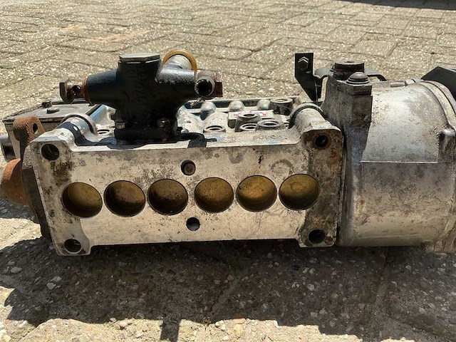 Daf 850 brandstof pomp - afbeelding 6 van  6