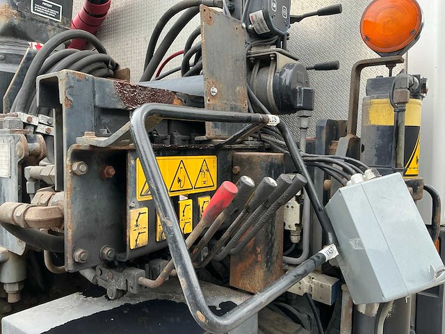 Daf ae 55 ce vrachtwagen met hiab kraan - afbeelding 3 van  101