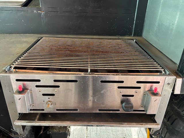 Daf bbq foodtruck - afbeelding 2 van  14