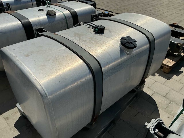 Daf dieseltank - afbeelding 1 van  2
