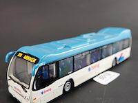 Daf stadsbus sb250, uitgevoerd in de kleuren van de nederlandse vervoerder breng.