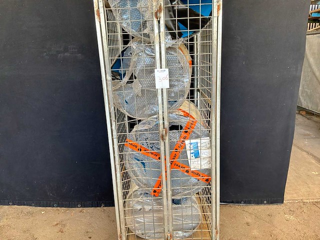 Dagkant kokers in container - afbeelding 1 van  5