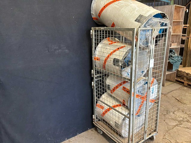 Dagkant kokers in container - afbeelding 2 van  5