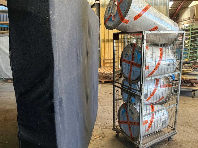 Dagkant kokers in container - afbeelding 3 van  5