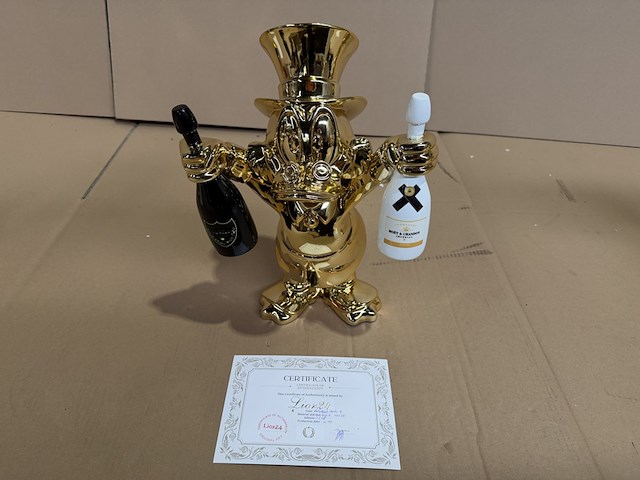 Dagobert duck beeld, lior24, goud met zwarte en witte details - afbeelding 5 van  5