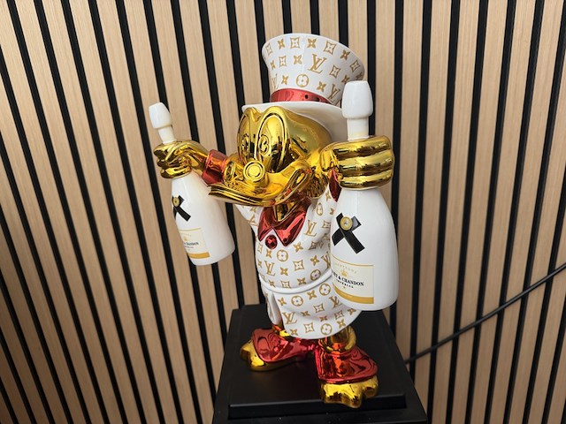 Dagobert duck beeld, lior24, goud/wit/rood - afbeelding 2 van  6