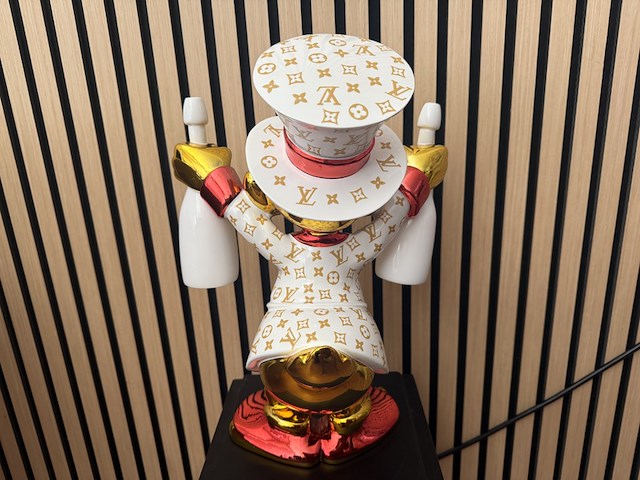 Dagobert duck beeld, lior24, goud/wit/rood - afbeelding 3 van  6