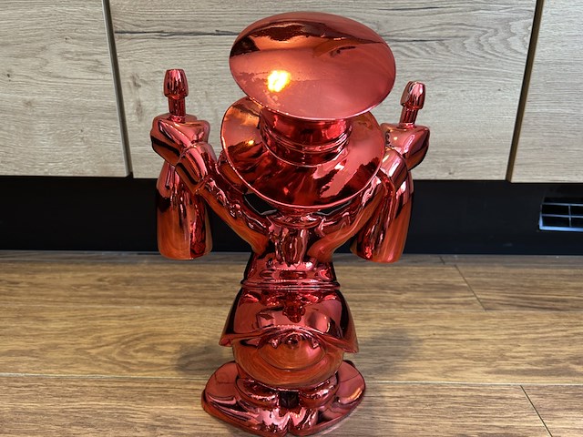 Dagobert duck beeld, lior24, rood - afbeelding 3 van  4