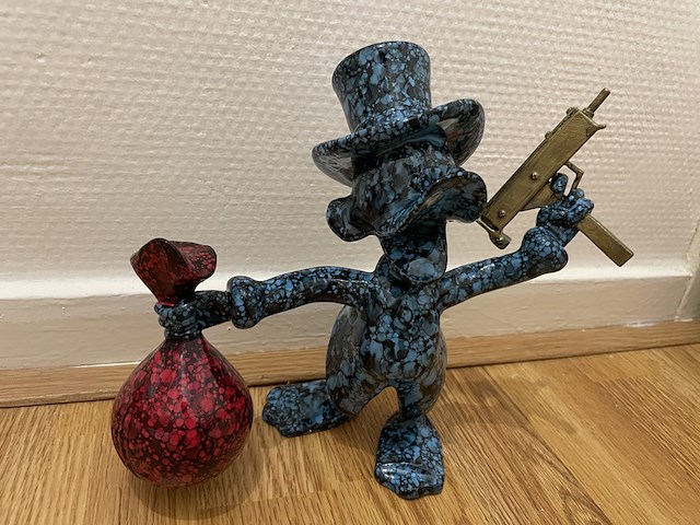 Dagobert duck beeld uzi - afbeelding 7 van  8