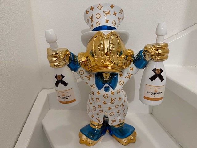 Dagobert duck moet & chandon sculptuur - afbeelding 1 van  7