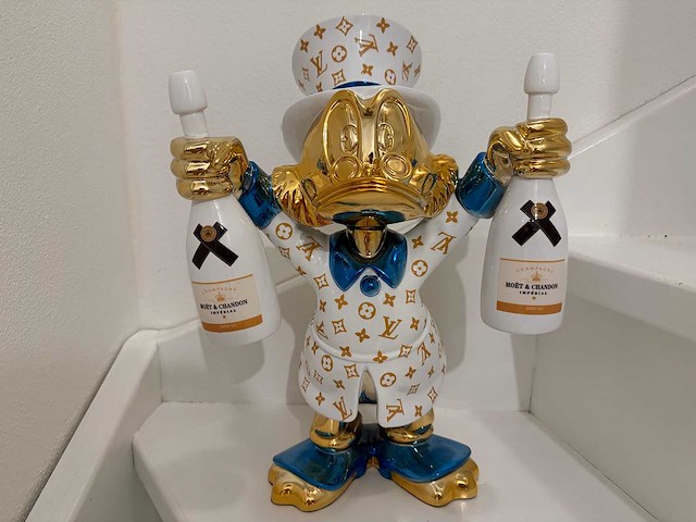 Dagobert duck moet & chandon sculptuur - afbeelding 2 van  7