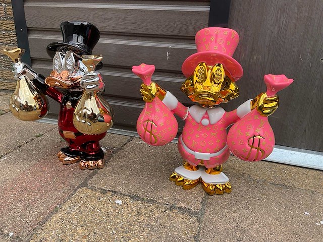 Dagobert duck sculptuur (2x) - afbeelding 1 van  12
