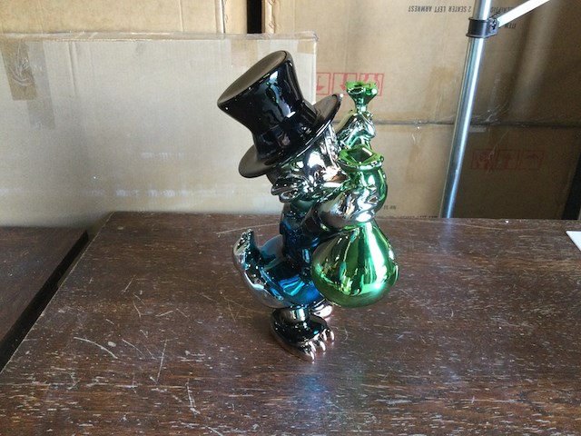Dagobert duck sculptuur lior 24 - afbeelding 3 van  5