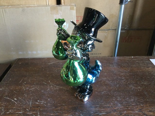 Dagobert duck sculptuur lior 24 - afbeelding 5 van  5