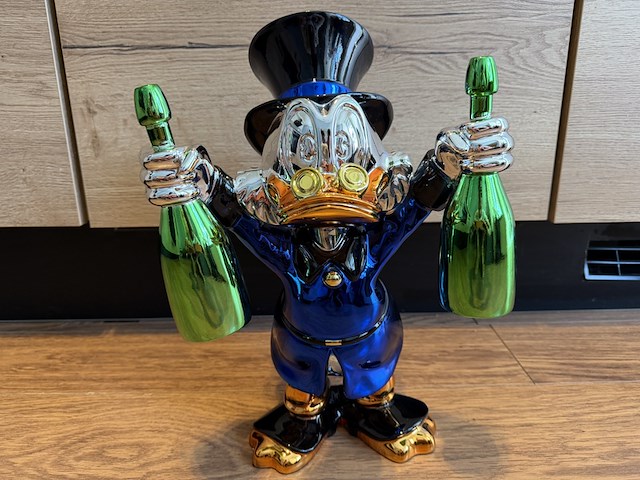 Dagobert duck sculptuur lior24 - afbeelding 2 van  4