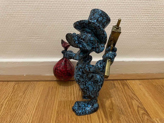 Dagobert duck sculptuur uzi - afbeelding 3 van  7