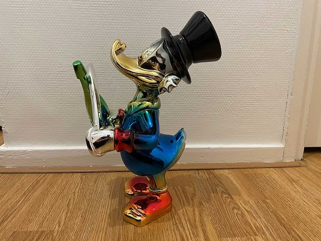 Dagobert duck sculptuur - afbeelding 7 van  9