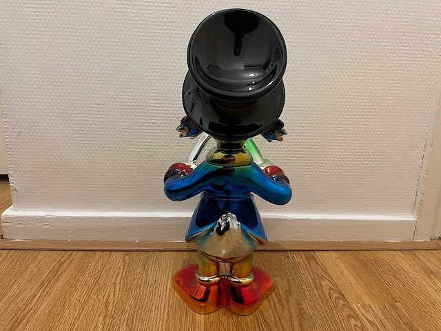 Dagobert duck sculptuur - afbeelding 8 van  9