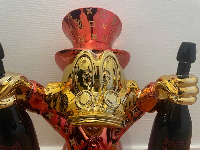 Dagobert duck sculptuur - afbeelding 2 van  6