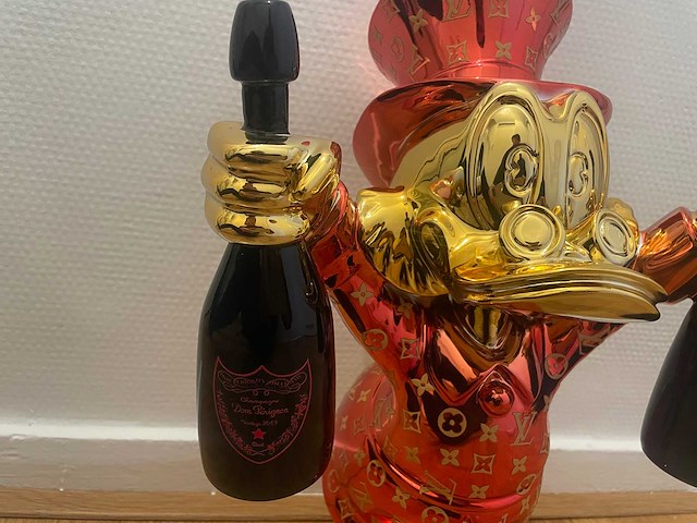 Dagobert duck sculptuur - afbeelding 6 van  6