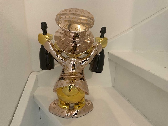 Dagobert duck sculptuur - afbeelding 5 van  7