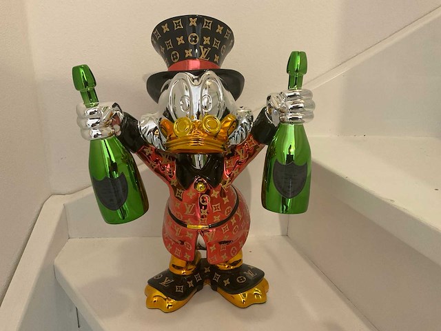 Dagobert duck sculptuur - afbeelding 4 van  10
