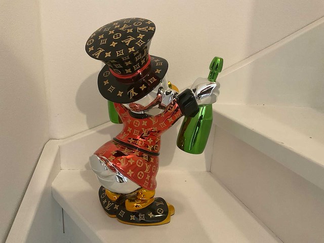 Dagobert duck sculptuur - afbeelding 7 van  10