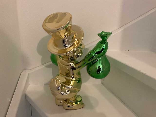 Dagobert duck sculptuur - afbeelding 7 van  7