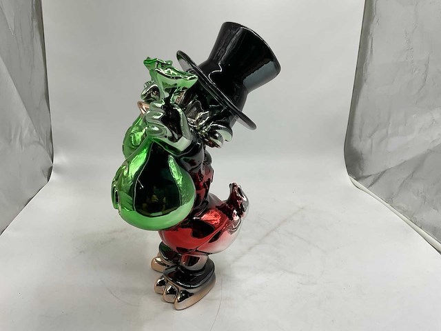 Dagobert duck sculptuur - afbeelding 4 van  6