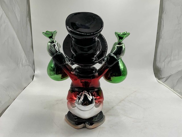 Dagobert duck sculptuur - afbeelding 6 van  6