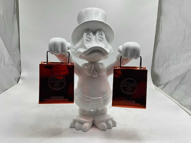 Dagobert duck sculptuur - afbeelding 1 van  1