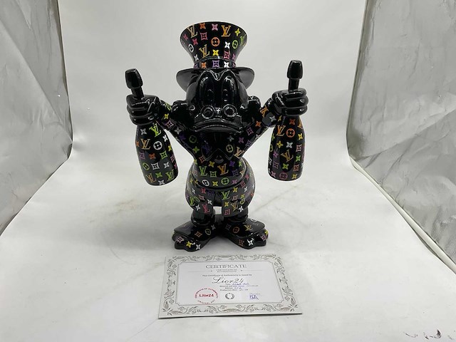 Dagobert duck sculptuur - afbeelding 3 van  6