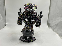 Dagobert duck sculptuur - afbeelding 6 van  6