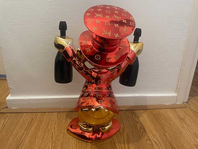 Dagobert duck sculptuur - afbeelding 6 van  7
