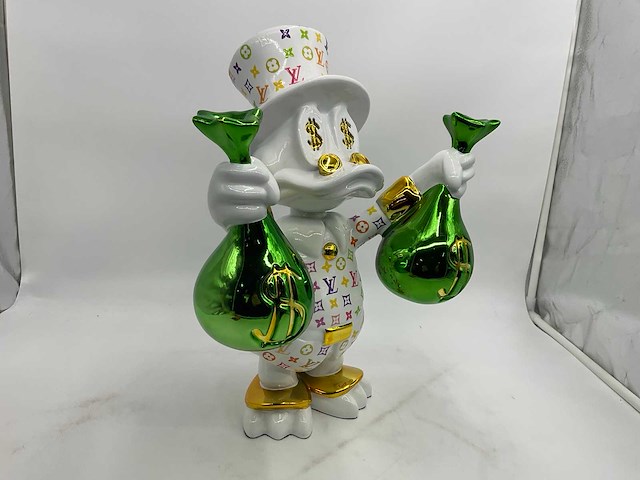 Dagobert duck sculptuur - afbeelding 3 van  9