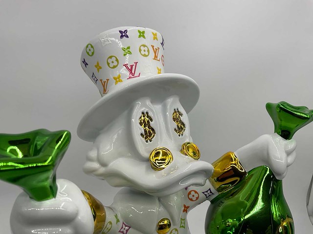 Dagobert duck sculptuur - afbeelding 4 van  9