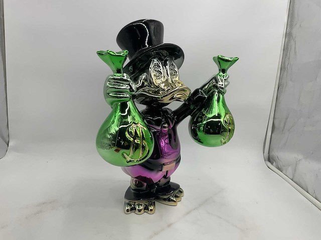 Dagobert duck sculptuur - afbeelding 3 van  6