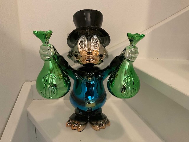 Dagobert duck sculptuur - afbeelding 2 van  8