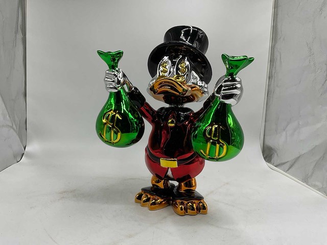 Dagobert duck sculptuur - afbeelding 1 van  7