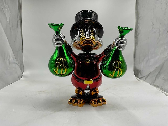 Dagobert duck sculptuur - afbeelding 2 van  7