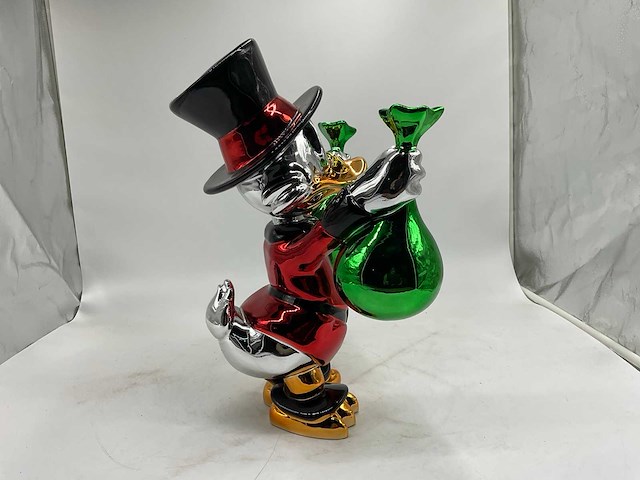 Dagobert duck sculptuur - afbeelding 6 van  7