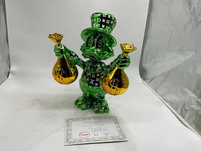 Dagobert duck sculptuur - afbeelding 2 van  8