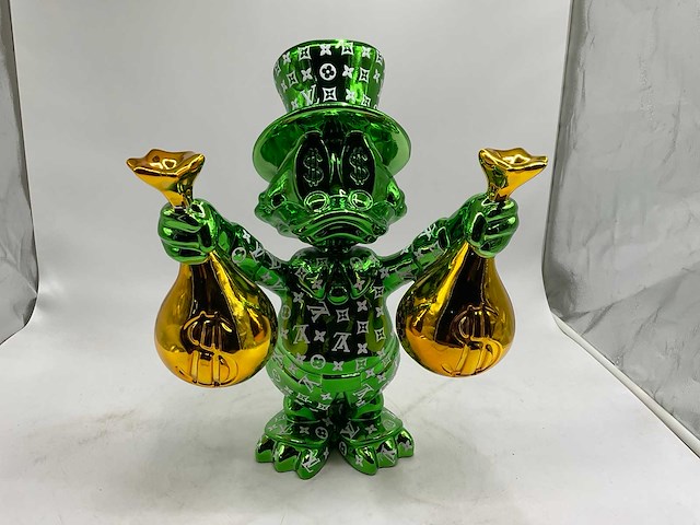 Dagobert duck sculptuur - afbeelding 4 van  8